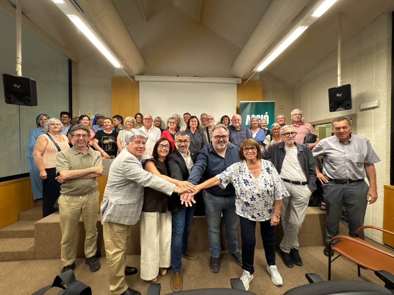 Foto després de la presentació de la coalició